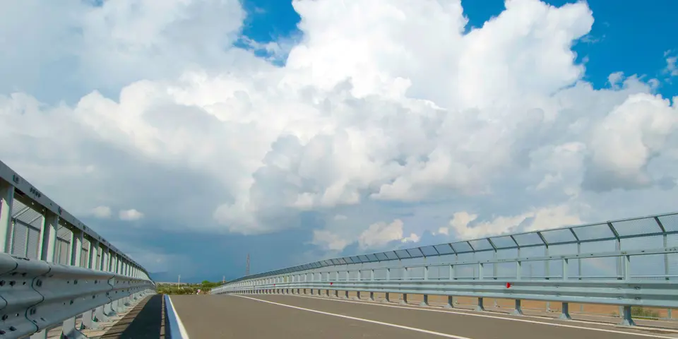 SafeStar 3-wellige Schutzplanke für hohe Rückhaltesicherheit und einfache Montage